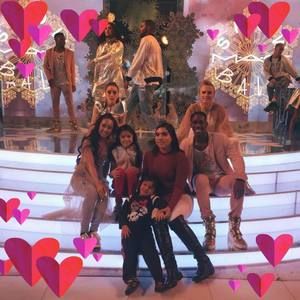 Meet your Posher, Leonor